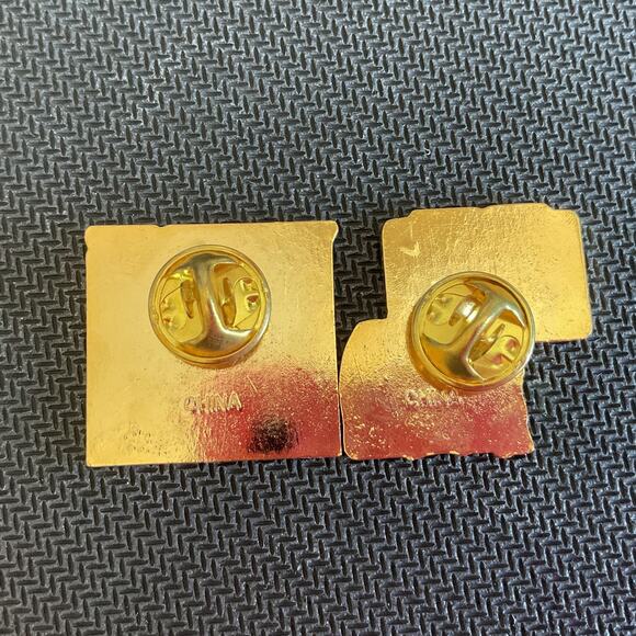 Sahib Shrine Circus Mom and Dad Pin 1999 Collectors Pins with Backs Great Cond. - Picture 4 of 6